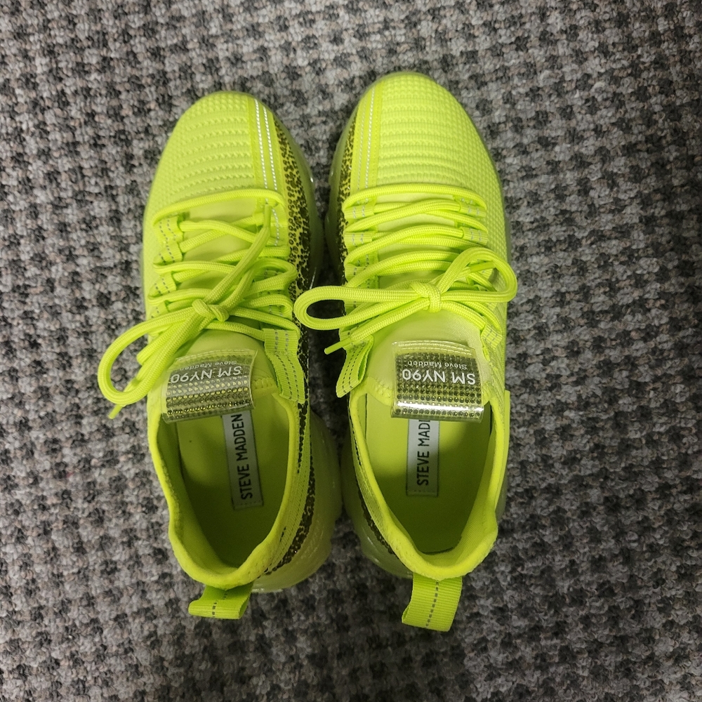 Steve Madden Maxima Sneakers- Green (women's 8.5)